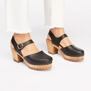MIA black heeled clogs